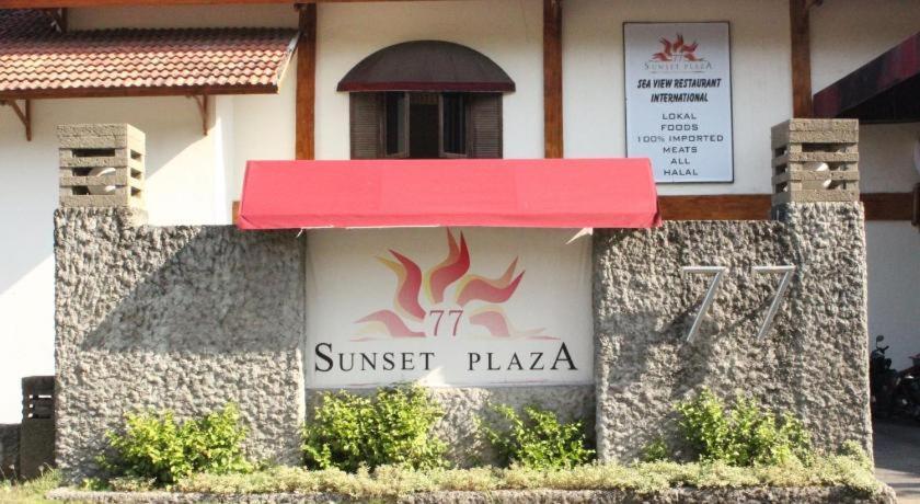 Отель 77 Sunset Plaza Cisolok Экстерьер фото